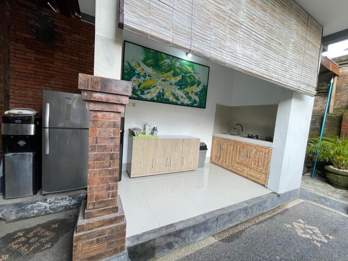 Belimbing Guest House Canggu Exterior photo